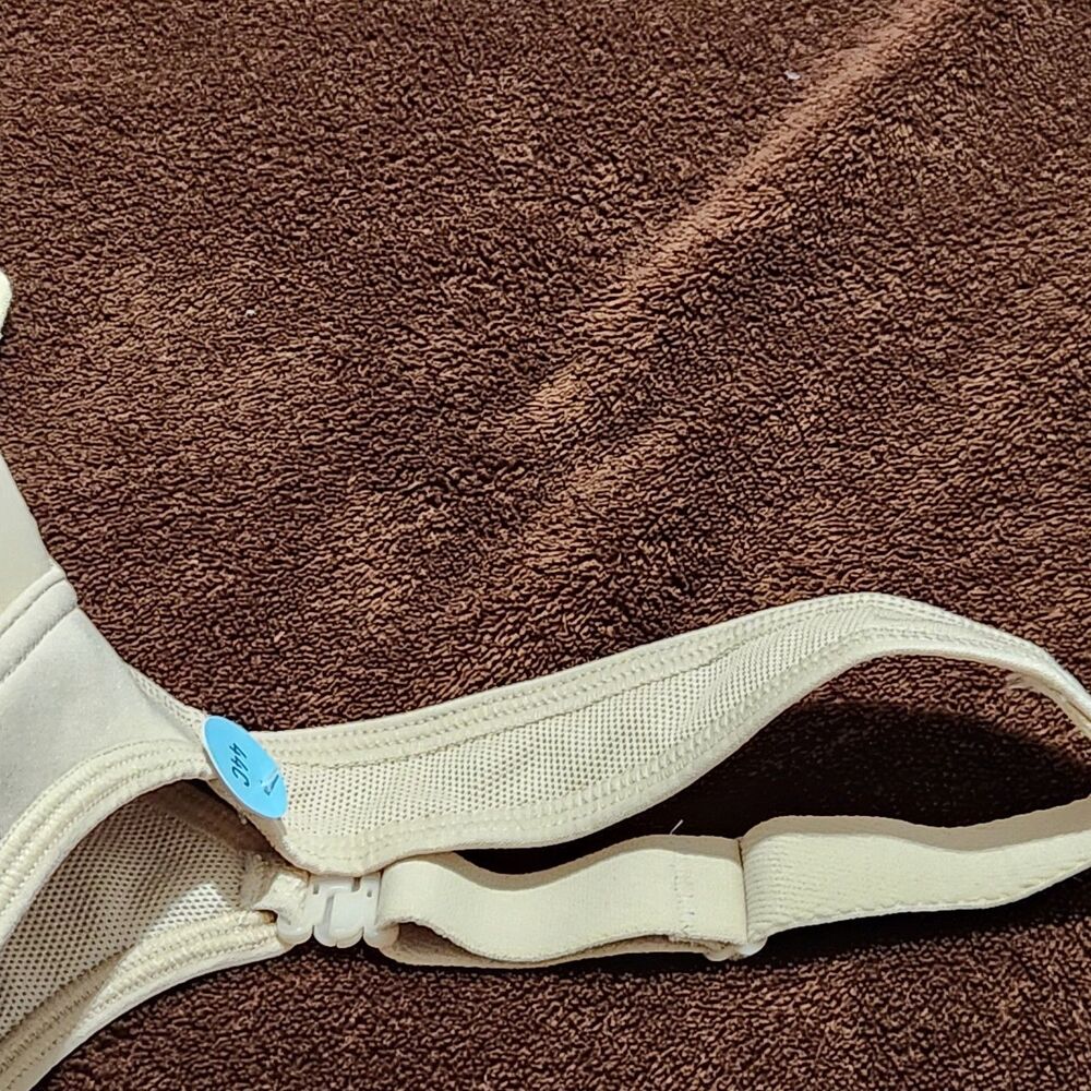 Vanity Fair Bra Size 44C Beige Wirefree Convertible.  New - Picture 6 of 10